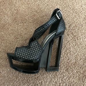 Wild Diva Puma-03 Leatherette Peep Toe Cutout Heel